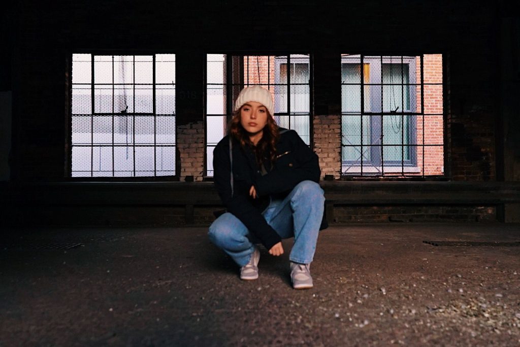 Rising Artist Sadie Fine Drops A Stunning Single “Use Me”